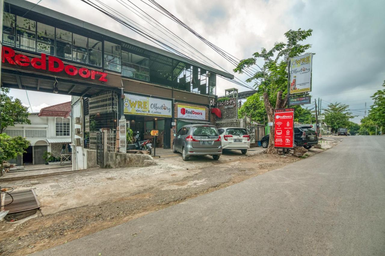 Reddoorz Plus Near Akademi Kepolisian Semarang 3 Exteriör bild