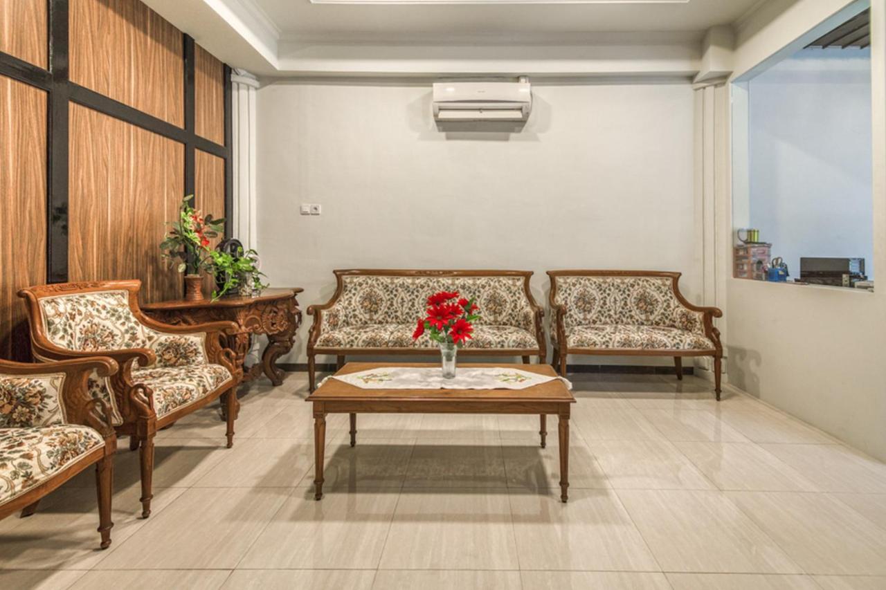 Reddoorz Plus Near Akademi Kepolisian Semarang 3 Exteriör bild