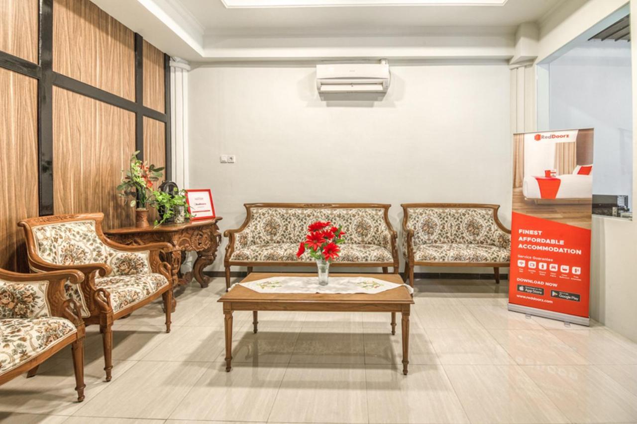 Reddoorz Plus Near Akademi Kepolisian Semarang 3 Exteriör bild
