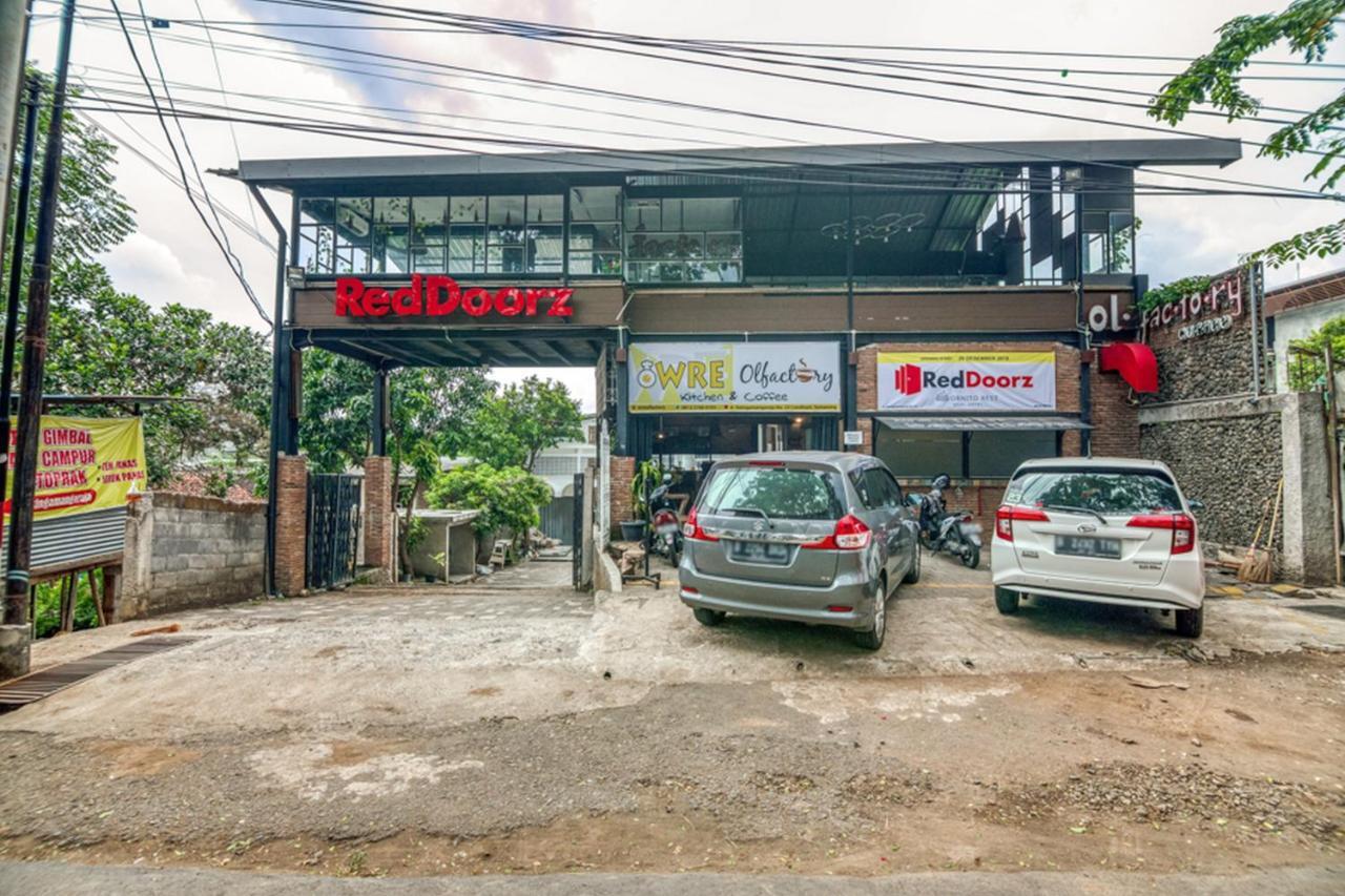 Reddoorz Plus Near Akademi Kepolisian Semarang 3 Exteriör bild